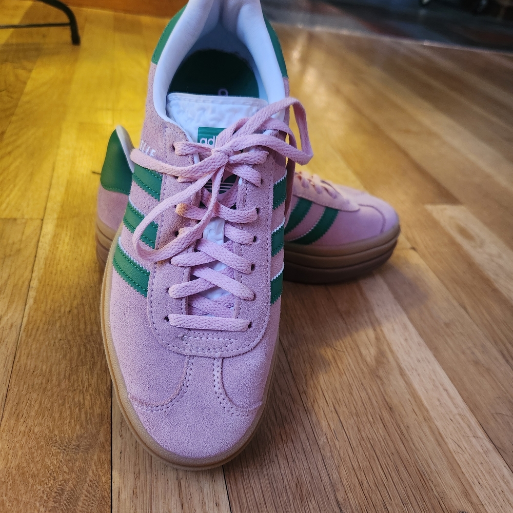 Adidas Women's Suede Pink Gazelle Size 6 NIB - Picture 3 of 7